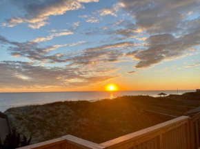 Hammerheads Hideaway! Oceanfront, Nags Head! Free Pool Heat April & May!